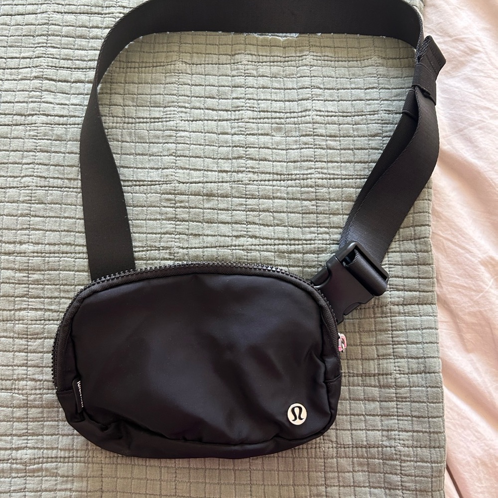 NWOT lululemon athletica Black Belt Bag